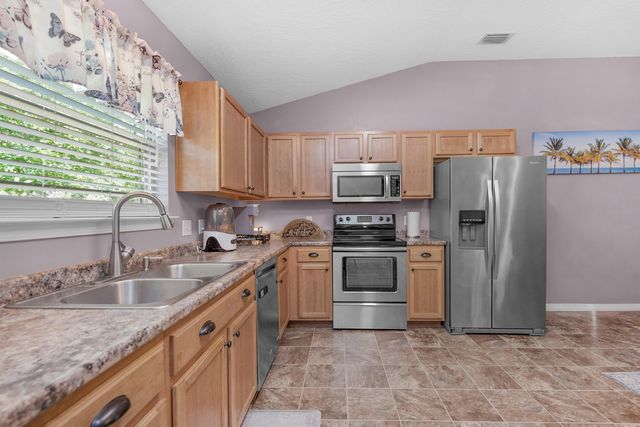 2628 Salamanca St Street, Navarre, FL 32566