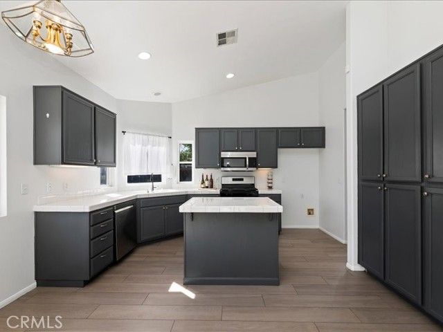 874 Kalpesh Drive, San Jacinto, CA 92583