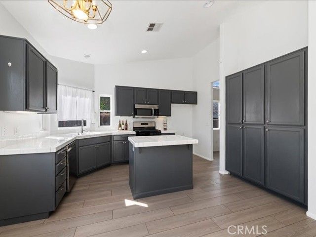 874 Kalpesh Drive, San Jacinto, CA 92583