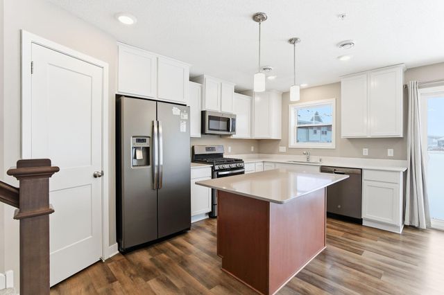 7225 Bay Drive, Lino Lakes, MN 55038