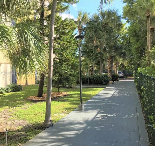 4550 NW 9th Street 706E, Miami, FL 33126