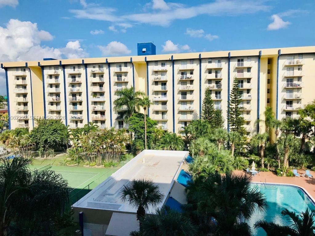 4550 NW 9th Street 706E, Miami, FL 33126