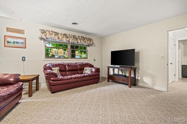 1303 Desoto Drive, O'fallon, IL 62269