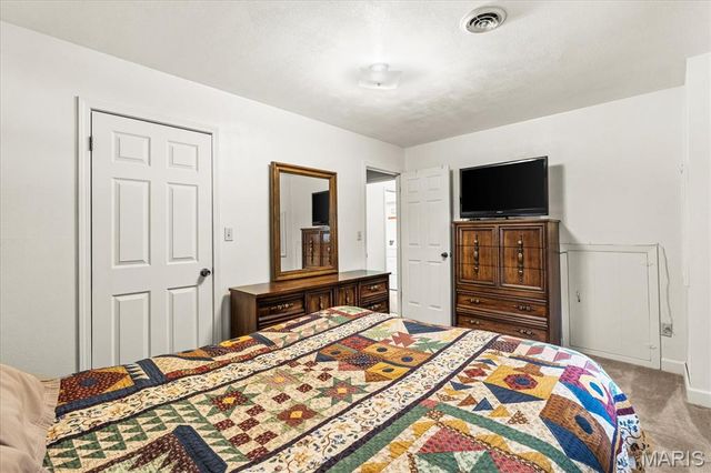 1303 Desoto Drive, O'fallon, IL 62269