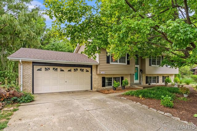 1303 Desoto Drive, O'fallon, IL 62269