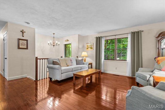 1303 Desoto Drive, O'fallon, IL 62269
