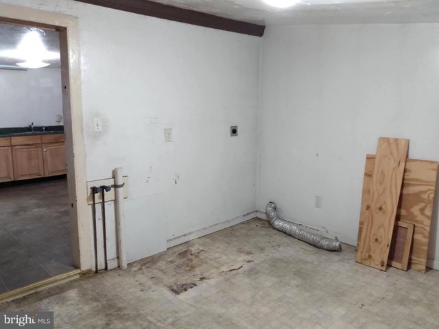 121-123 W KING ST, Chambersburg, PA 17201