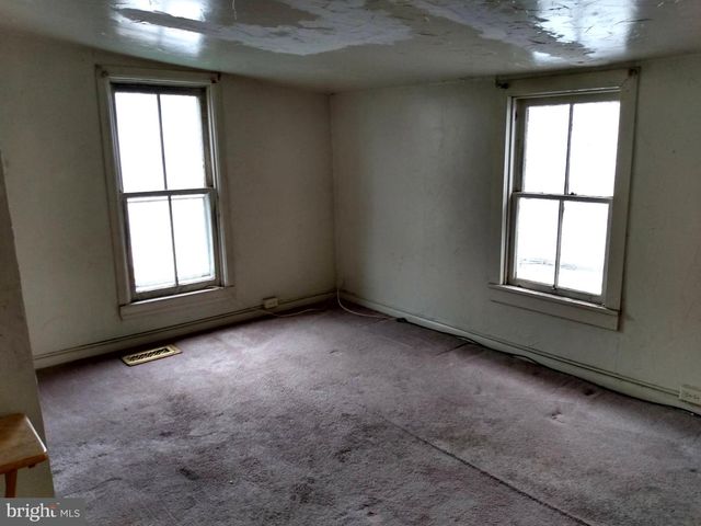 121-123 W KING ST, Chambersburg, PA 17201