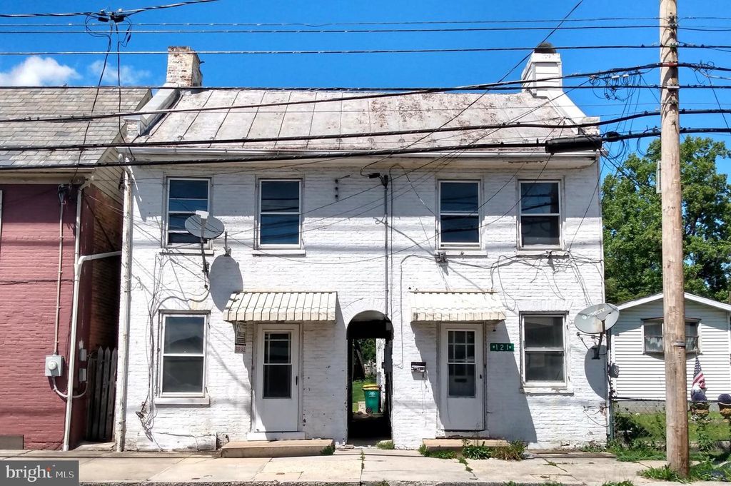 121-123 W KING ST, Chambersburg, PA 17201