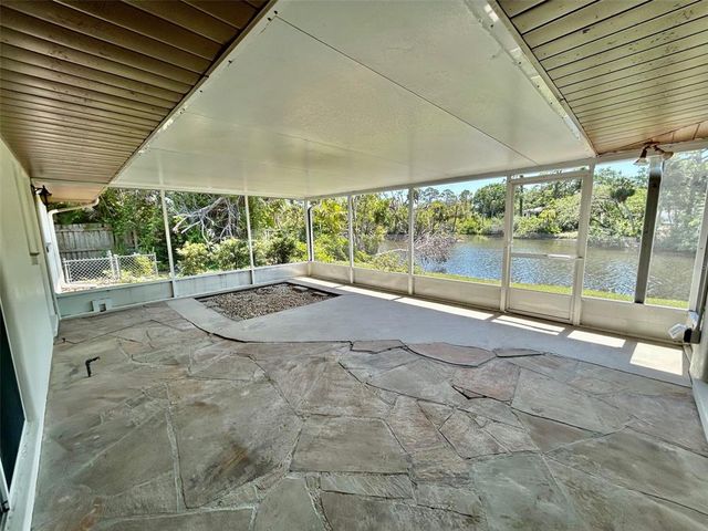 3637 MINEOLA DRIVE, Sarasota, FL 34239