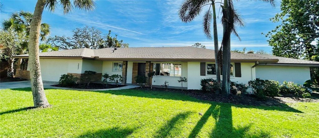 Image 1 of property listing at 3637 MINEOLA DRIVE, Sarasota, FL 34239