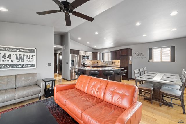4825 PARKVIEW DR, Rapid City, SD 57701