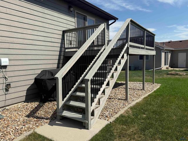 4825 PARKVIEW DR, Rapid City, SD 57701