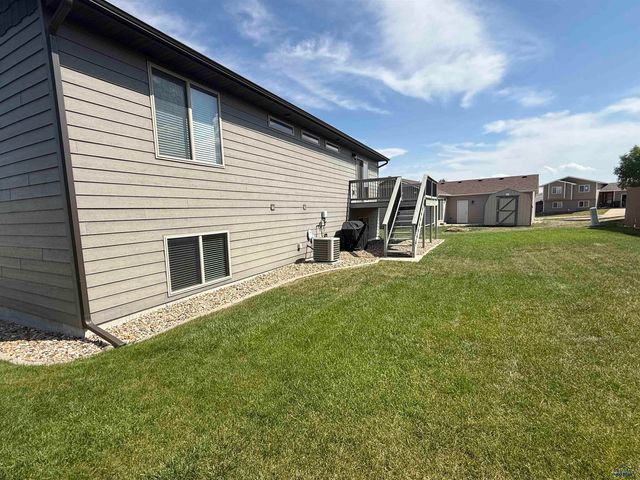 4825 PARKVIEW DR, Rapid City, SD 57701