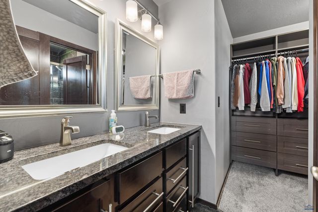 4825 PARKVIEW DR, Rapid City, SD 57701
