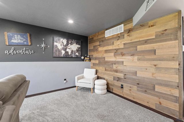 4825 PARKVIEW DR, Rapid City, SD 57701