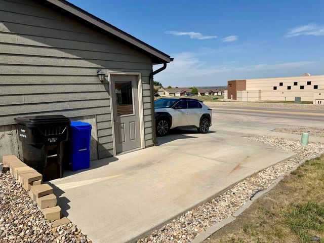 4825 PARKVIEW DR, Rapid City, SD 57701