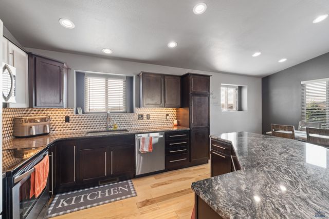4825 PARKVIEW DR, Rapid City, SD 57701