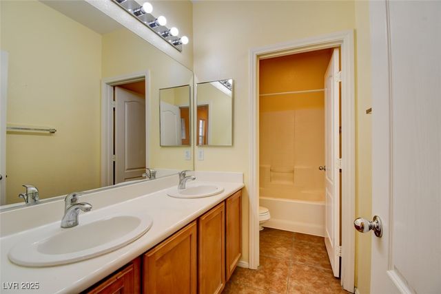 10739 Manchester Park Drive, Las Vegas, NV 89141