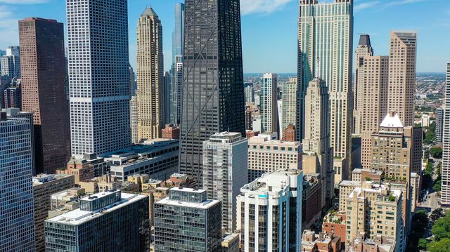 200 E Delaware Place 8-9C, Chicago, IL 60611