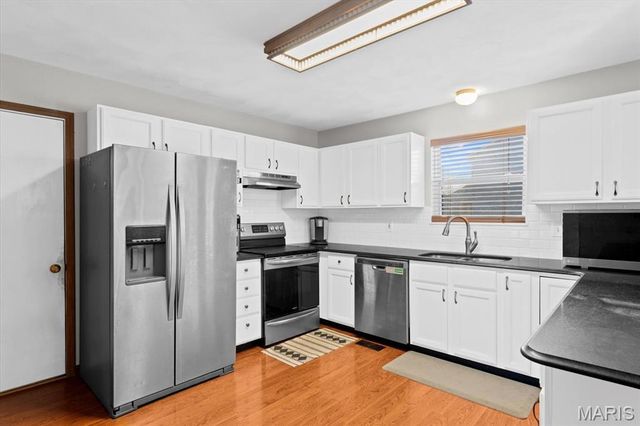 3241 Millbrook Dr, Belleville, IL 62221