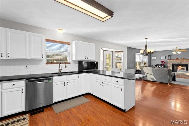 3241 Millbrook Dr, Belleville, IL 62221