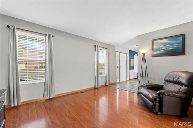 3241 Millbrook Dr, Belleville, IL 62221