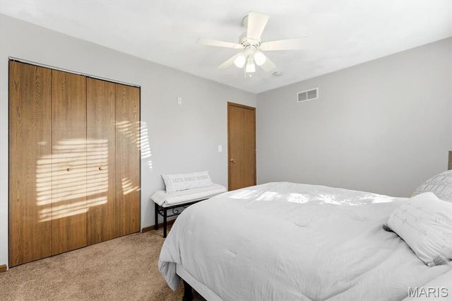 3241 Millbrook Dr, Belleville, IL 62221