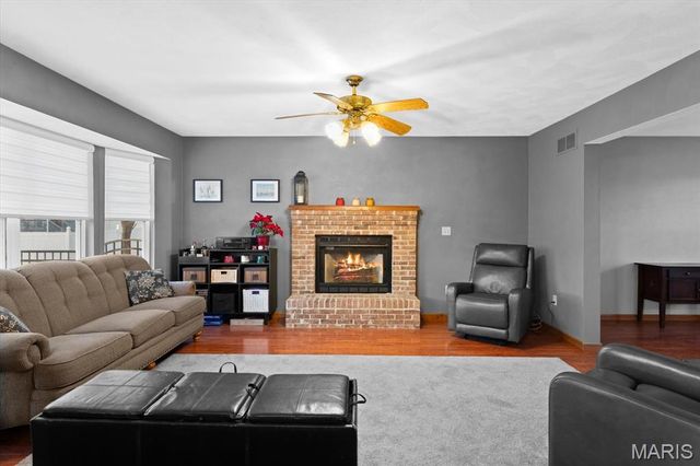 3241 Millbrook Dr, Belleville, IL 62221