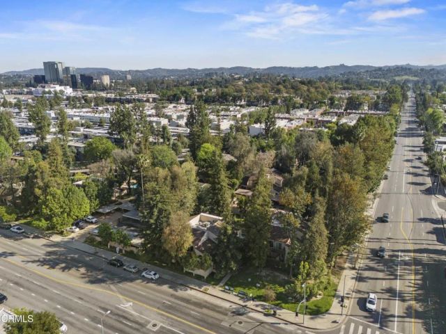 22330 Victory Boulevard 401, Los Angeles, CA 91367