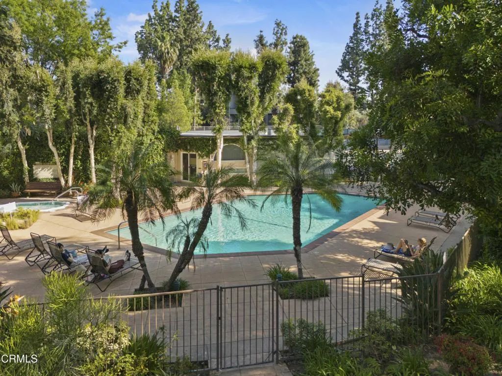 22330 Victory Boulevard 401, Los Angeles, CA 91367