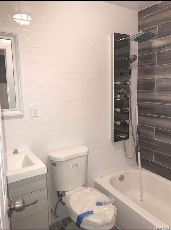 1857 Holland Avenue, Bronx, NY 10462 — photo 4
