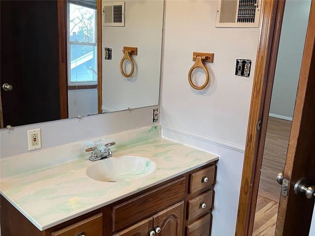 104 Wallace Ave, E Pittsburgh, PA 15112