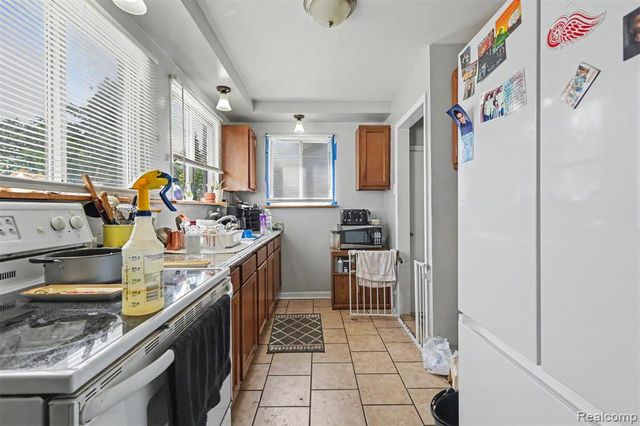 27081 Lucerne Drive, Inkster, MI 48141