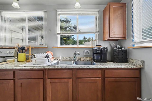 27081 Lucerne Drive, Inkster, MI 48141