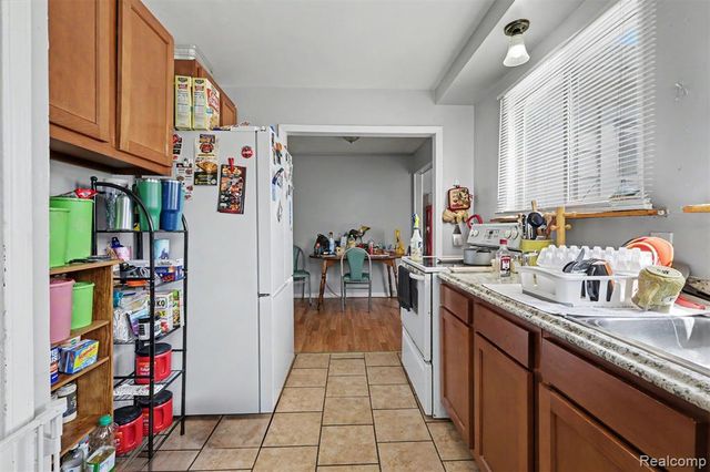 27081 Lucerne Drive, Inkster, MI 48141
