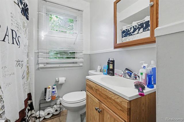27081 Lucerne Drive, Inkster, MI 48141