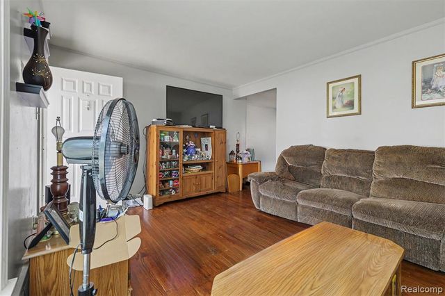 27081 Lucerne Drive, Inkster, MI 48141