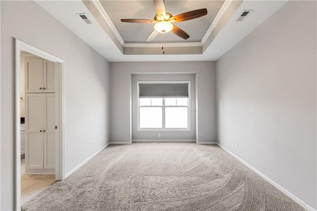 4450 Summit Street, Kansas City, MO 64111