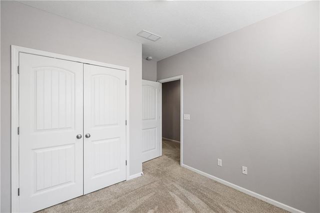 4450 Summit Street, Kansas City, MO 64111