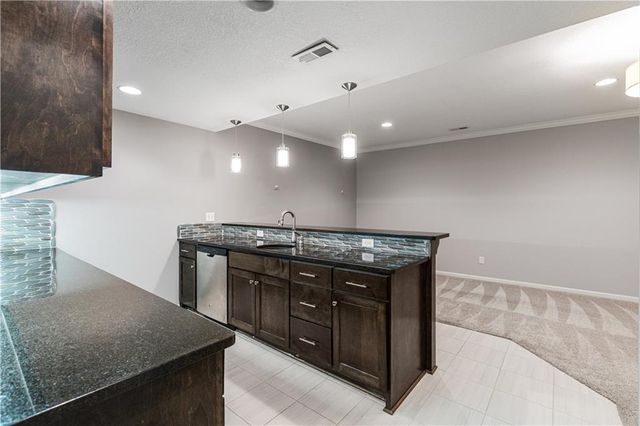 4450 Summit Street, Kansas City, MO 64111