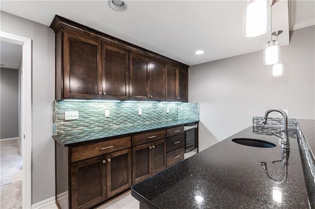 4450 Summit Street, Kansas City, MO 64111