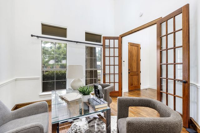 3606 S Versailles Avenue, Dallas, TX 75209