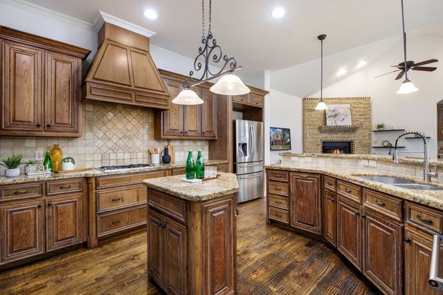 3606 S Versailles Avenue, Dallas, TX 75209