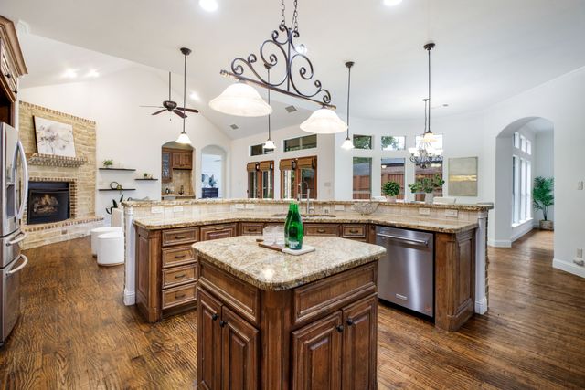 3606 S Versailles Avenue, Dallas, TX 75209