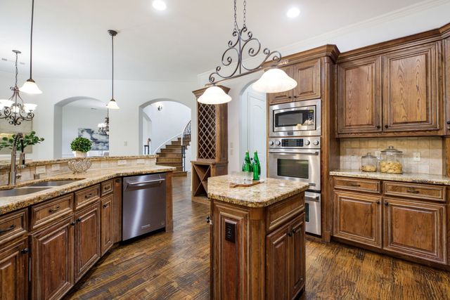3606 S Versailles Avenue, Dallas, TX 75209