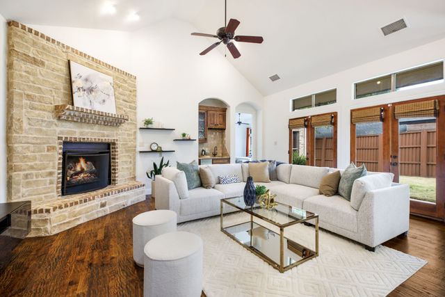 3606 S Versailles Avenue, Dallas, TX 75209