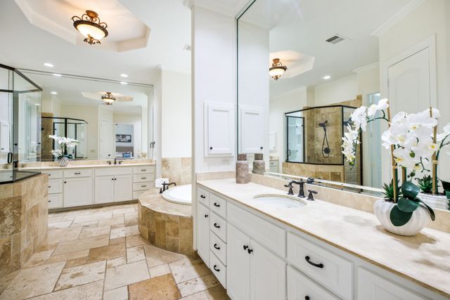 3606 S Versailles Avenue, Dallas, TX 75209
