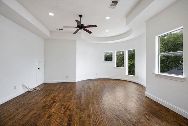 3606 S Versailles Avenue, Dallas, TX 75209