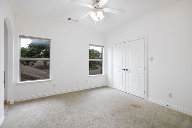 3606 S Versailles Avenue, Dallas, TX 75209